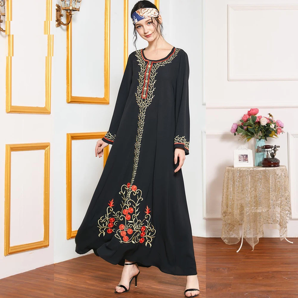 

Plus Size Muslim Women Embroidery Long Dress O-neck Arab Jilbab Abaya Ramadan Eid Islam Ethnic Vintage Long Sleeve Gown Fashion