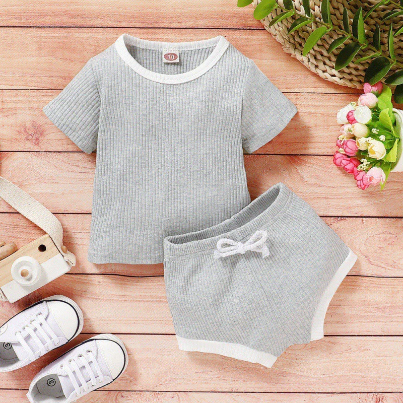 

Летняя однотонная одежда с коротким рукавом для маленьких девочек и спортивные шорты, спортивный удобный костюм для девочек