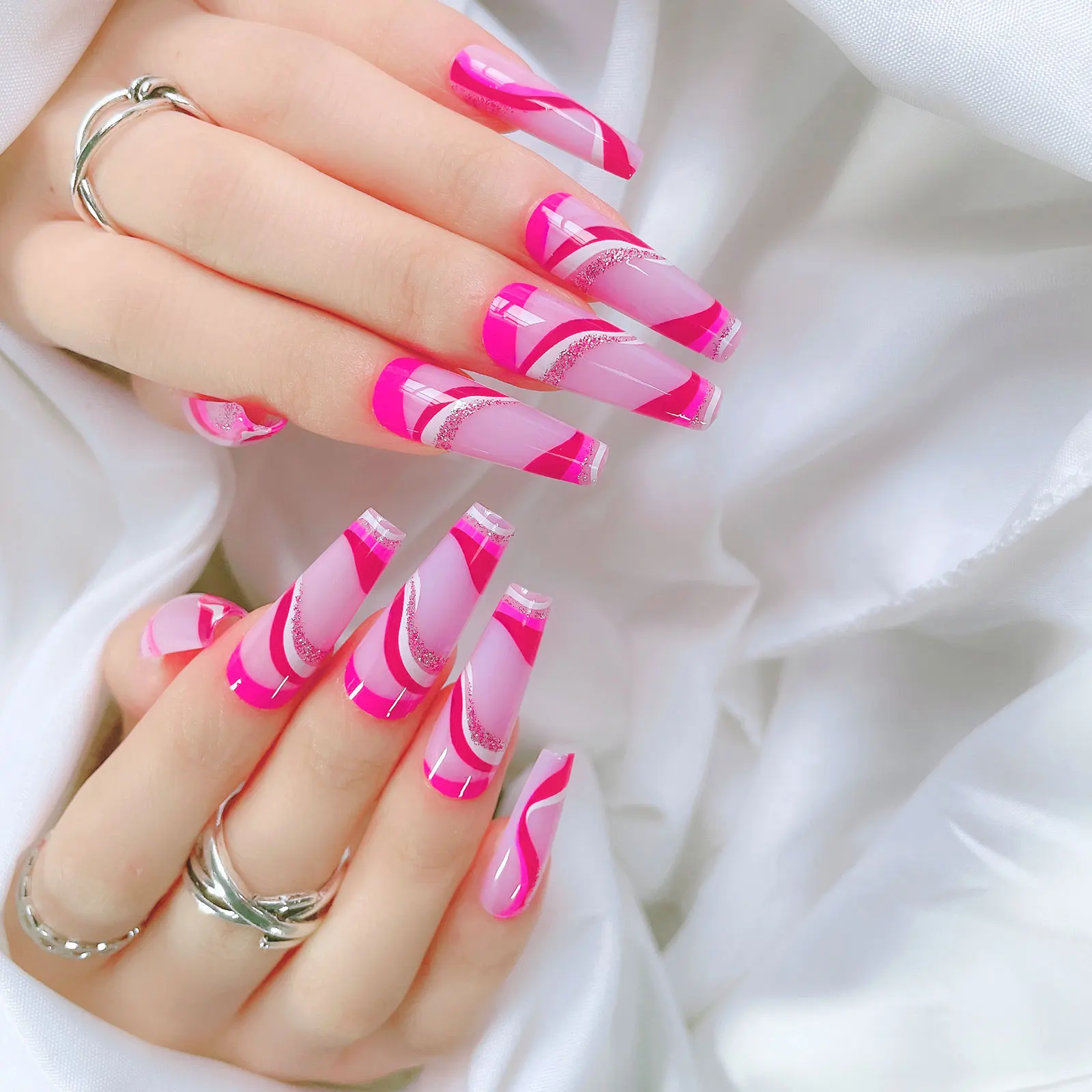 

24 шт., накладные ногти с волнистым узором