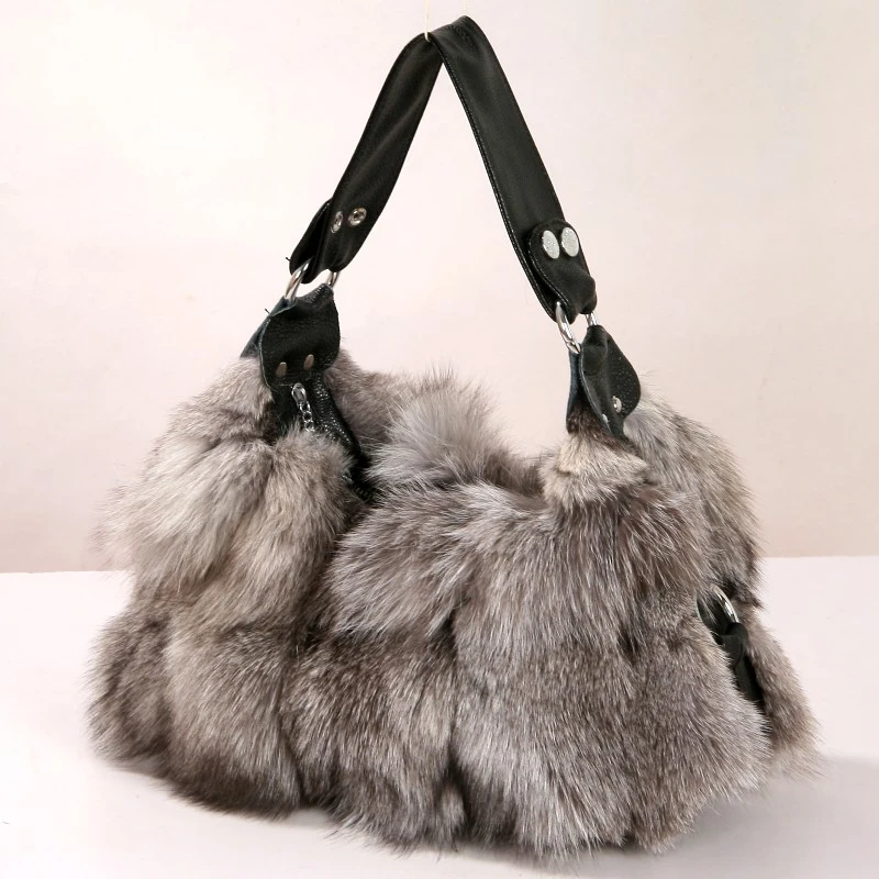 2020 New Fashion Winter Designer Bag With Real Fox Fur, Women Bag With Chain, Plush Evening Bag With Fox Fur, 	nice bag.