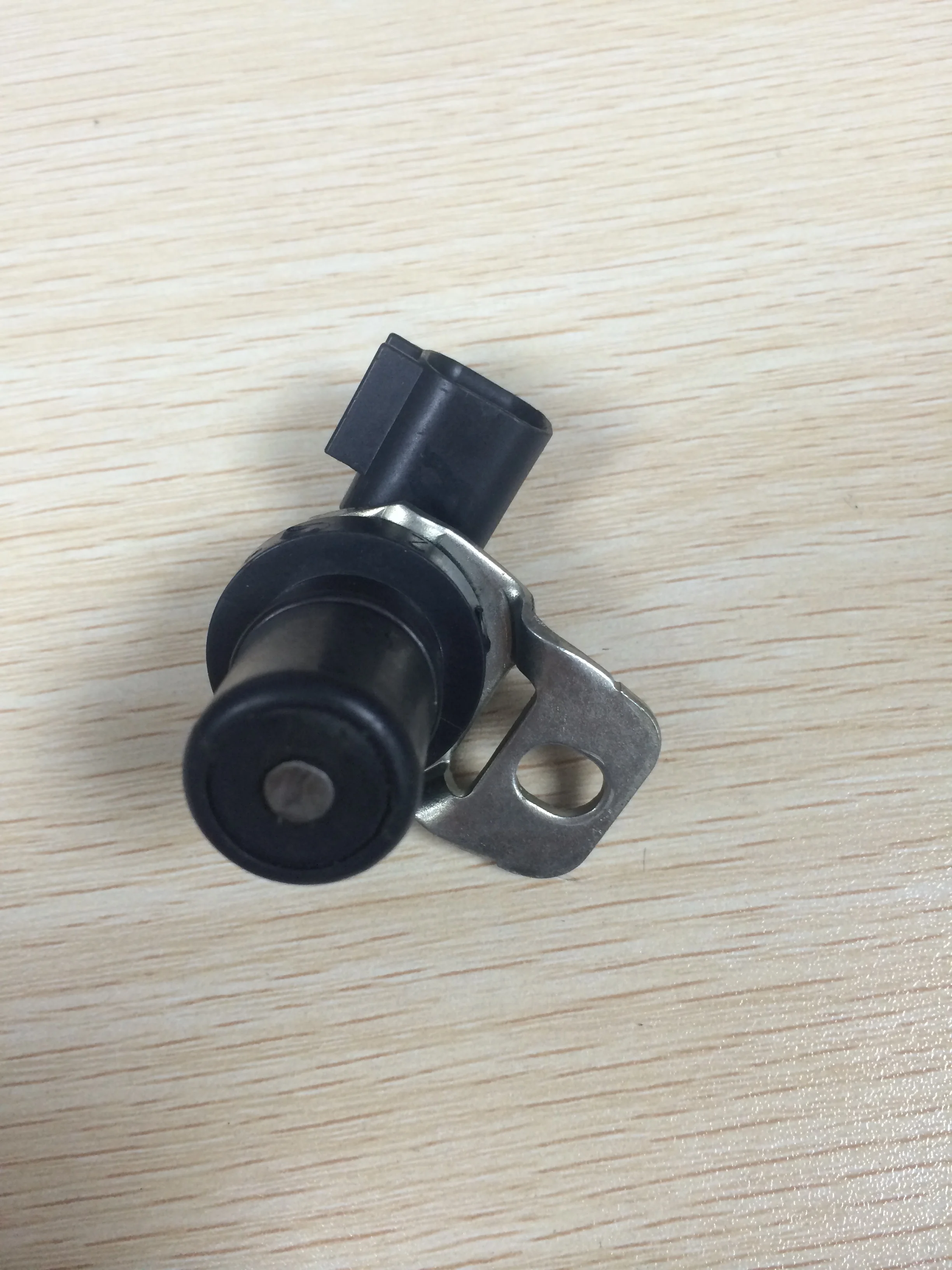 

Genuine Crankshaft Position Sensor CPS For Ford 6L3P-7H103-AA 6L3P7H103AA 25337684