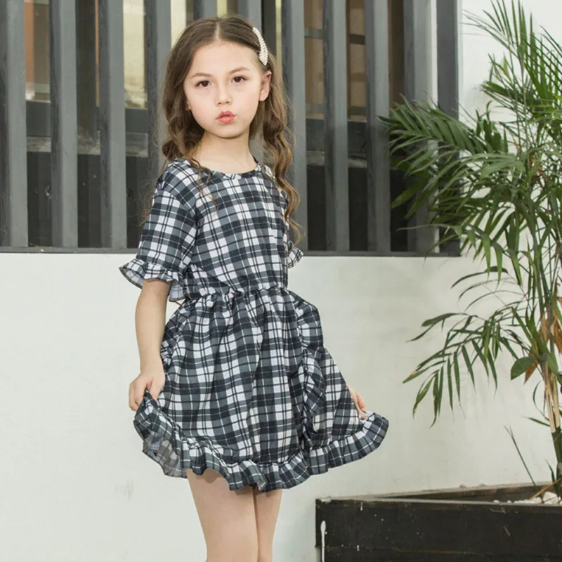Летнее хлопковое клетчатое платье принцессы в горошек с оборками и рукавами