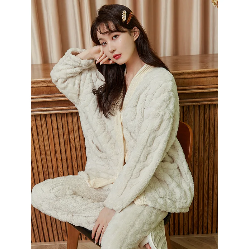 

New Style Pajamas Women's Autumn And Winter Coral Velvet Plus Plush Thickened Home Clothes Women Can Wear Out Suit