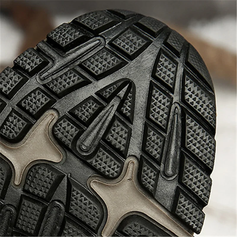 

2020 Autumn Winter Man Snow Boots Fahsion Lace up Non-slip wear-resistant outdoor casual sneaker Man Comfortable Warm Snow Boots