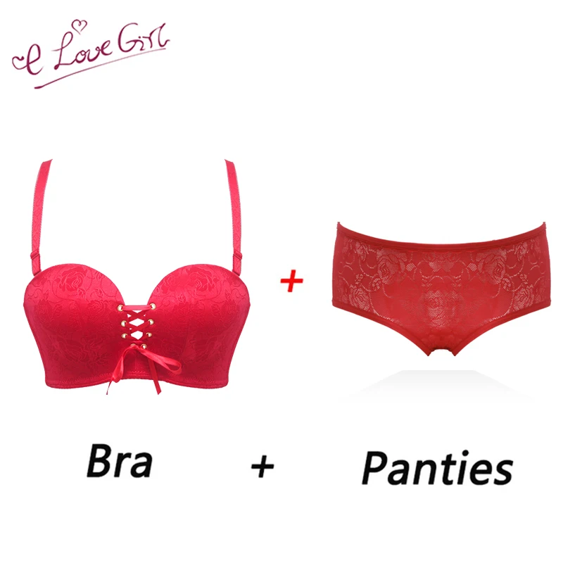 

Комплект женского нижнего белья из бюстгальтера и трусиков с чашками пуш-ап