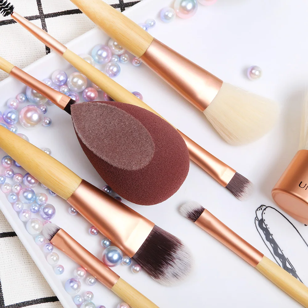 Многофункциональный набор кистей для макияжа с бамбуковой ручкой и блендером