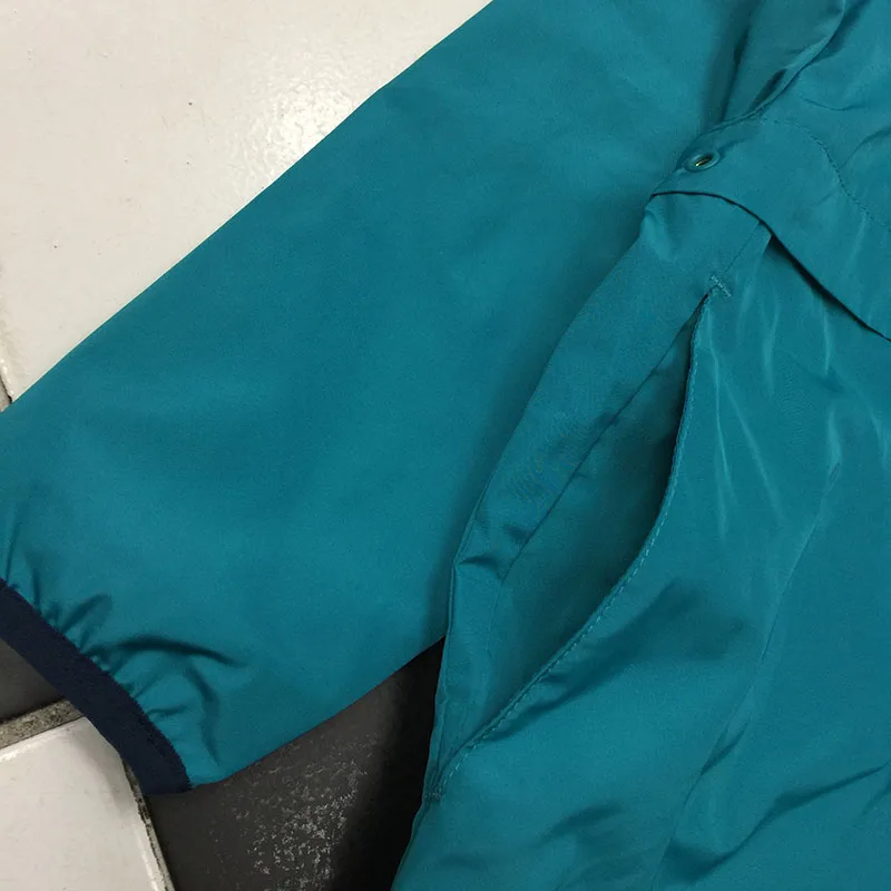 

Children/Kids/Boys Blue Windproof Spring Jacket, Windbreaker with Cute Sile design, size 9M to 5Y