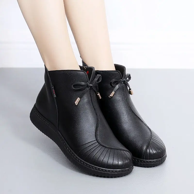 

Comfy Women Boots Thick Plush Warm Woman Winter Flat Shoes Ladies Bowkont Casual Ankle Boots Female Waterproof Leather Boots Fur