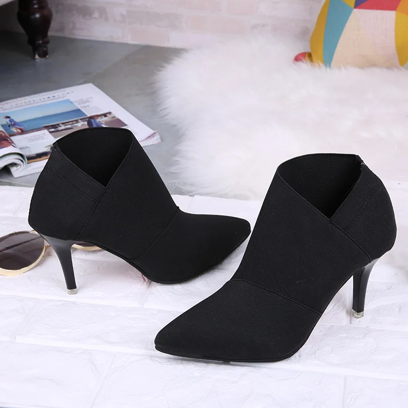 Ботинки черного цвета женские осенне-зимние ботинки 2019 г. Зимние на высоком