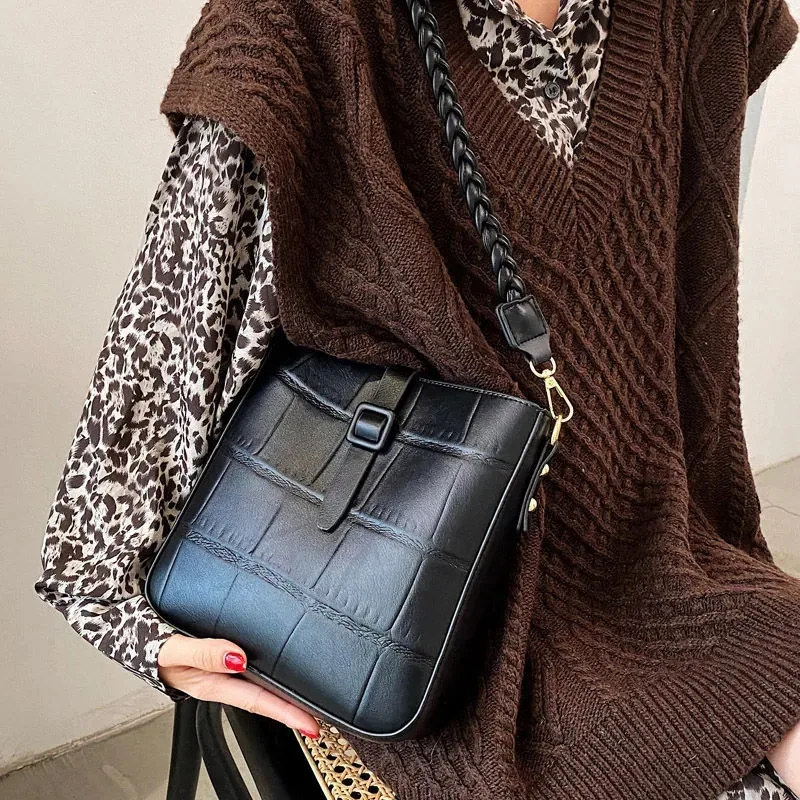 

Casual Women Bucket Shoulder Bag Pu Leather Handbags and purses Ladies Tote Braided shoulder strap Female Messenger Bag bolsas