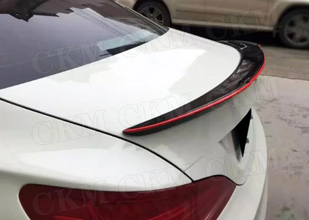 Задний спойлер для багажника W117 из углеродного волокна с красной линией Benz CLA Class