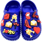 Оптовая продажа, 50 шт., Мультяшные Красные Подвески для обуви, силиконовые аксессуары для тапочек, кольцо для крокодиловой кожи декоративный бокал для вина