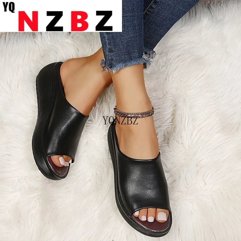 

2021 New Women's Summer Flat Slippers Round Toe Sandals High Heel Open Toe Platform Sandals Woman Beach Slippers Black brown