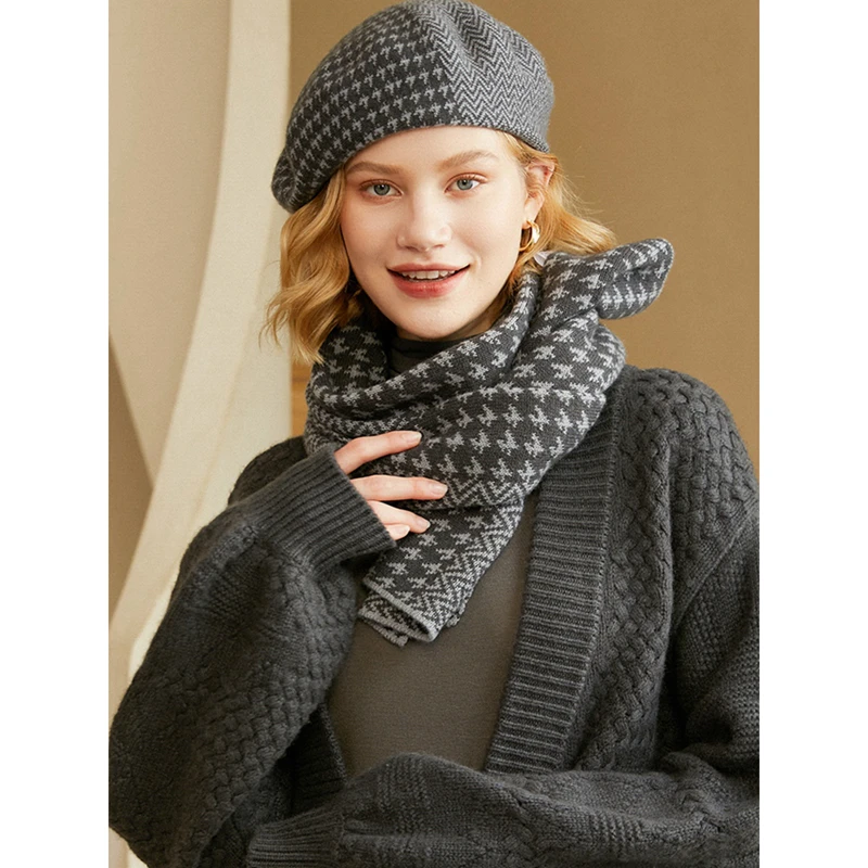 

Scarf & Hat Women Berets 100% Cashmere Knitted Vintage Plaid Style Spliced Design 2 Colors High Quality Accessories New Fashion