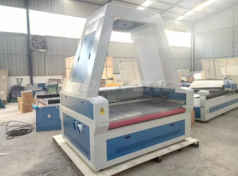 1610 Co2 лазерная машина с Ccd камерой/CNC Двойные головки ткань резка автоматической