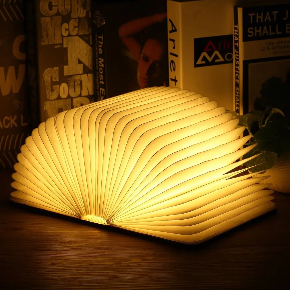 Светильник из книг. А. Светящиеся книжка. Ночник книга. Светящаяся книга.