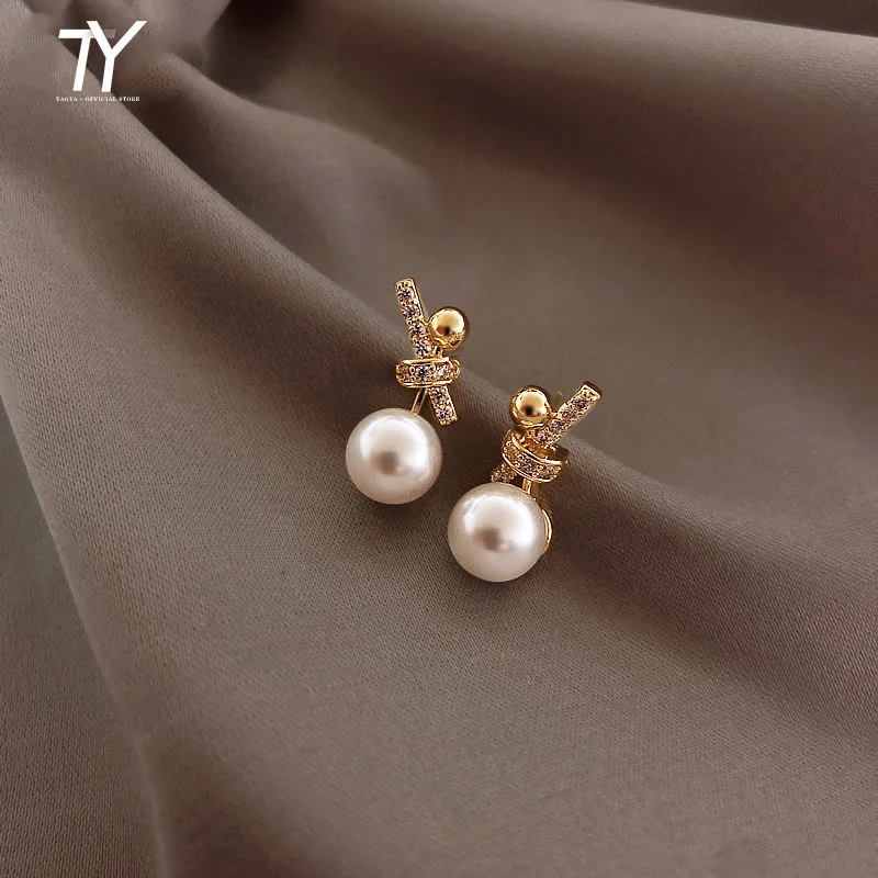 

2020 new classic inlaid zircon knot Pearl Earrings Fashion Korean women jewelry lady temperament party Simple ladies Earrings