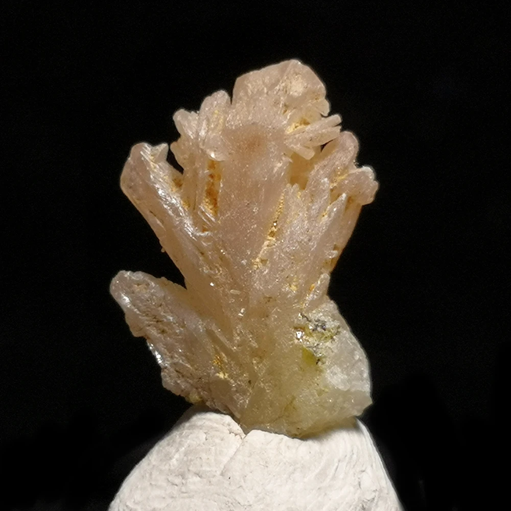 

Natural Stone Cerussite Mineral Crystal Specimen from Guangxi Province,China A1-1