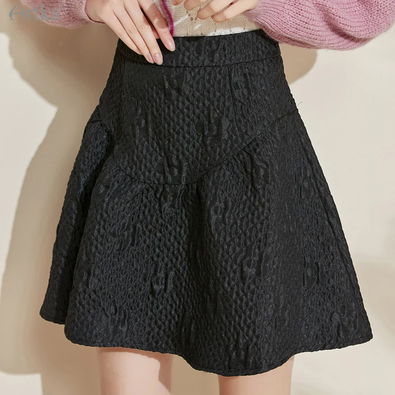 

ARTKA 2021 Early Autumn New Women Skirt Elegant High Waist A-Line Skirts Vintage Black Short Skirt Female QA29011Q