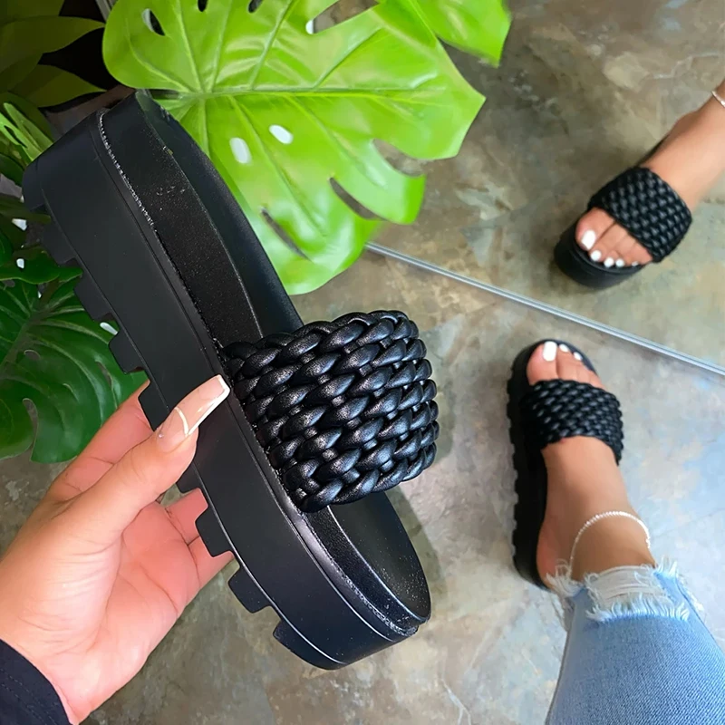 

2021 Women's Flat Platform Ladies Weave Slippers Female Summer Beach Slides Woman Casual Outdoor Shoes Women's Rubber Footwear