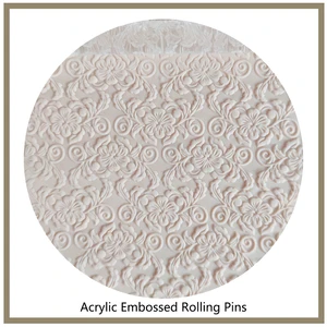 Скалка с акриловым тиснением и цветочным рисунком