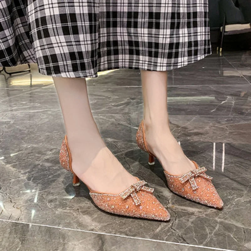 

Изысканные темпераментные Стразы с острым носком женские летние модные туфли на высоком каблуке с бантом с закрытым носком сексуальные туф...