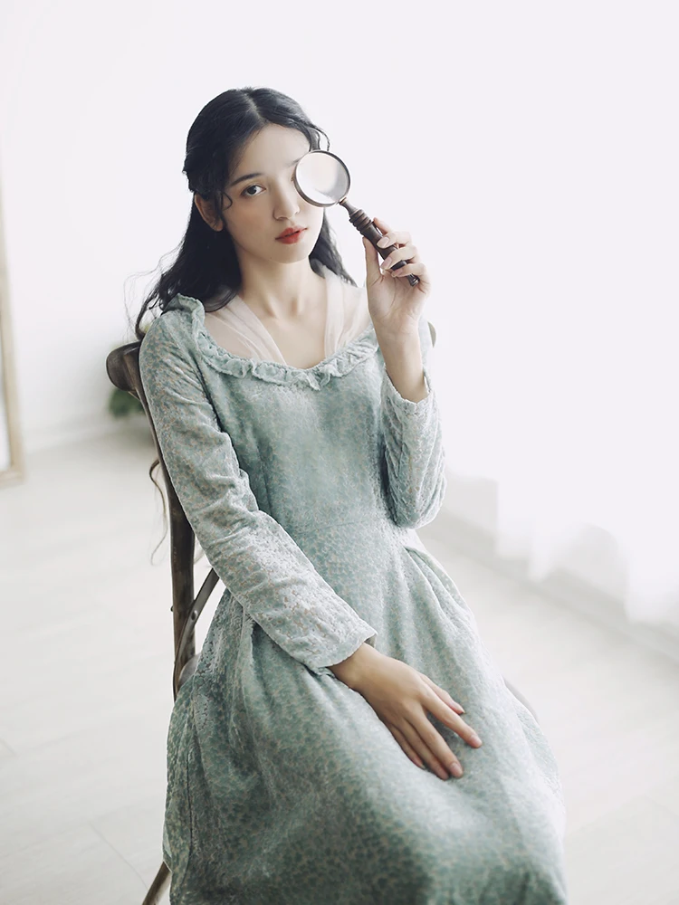 

Original Design AIGYPTOS Women Winter Autumn Vintage Court Style Elegant SLim Long Sleeve Mesh V-Neck Green Long Velvet Dress