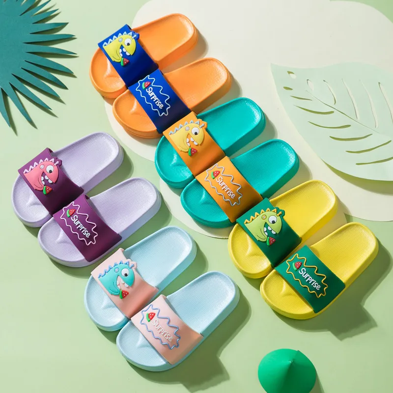 Тапочки детские с мультяшными динозаврами карамельные цвета домашняя обувь для