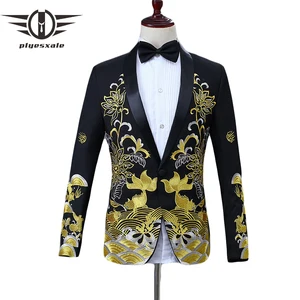 Plyesxale Для мужчин s черного и золотого цвета пиджак китайский Стиль Цветочные рыбы блейзер в полоску с вышивкой Для мужчин шалевым воротником мужской одежда для сцены спортивные пиджаки для выпускного Q108