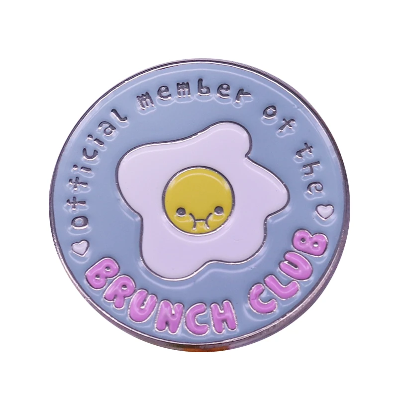 Присоединяйтесь к нам сегодня с этим официальным знаком для лацканов и