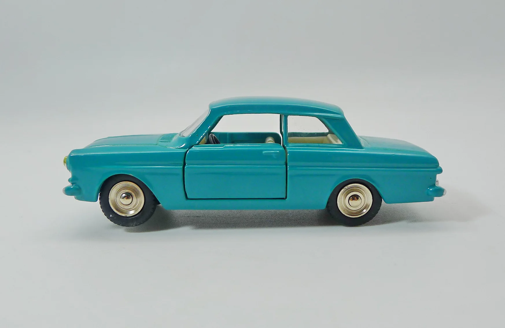Atlas Dinky Toys 538 FORD TAUNUS 12 м 1:43 литой модельный автомобиль