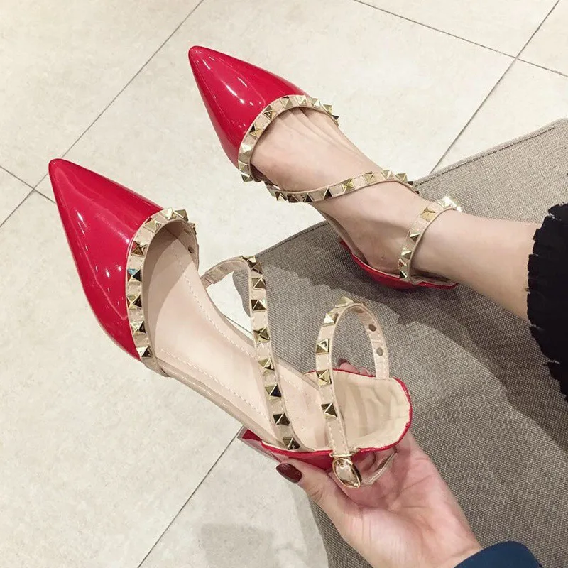 Туфли-лодочки женские с заклепками заостренный носок высокий каблук