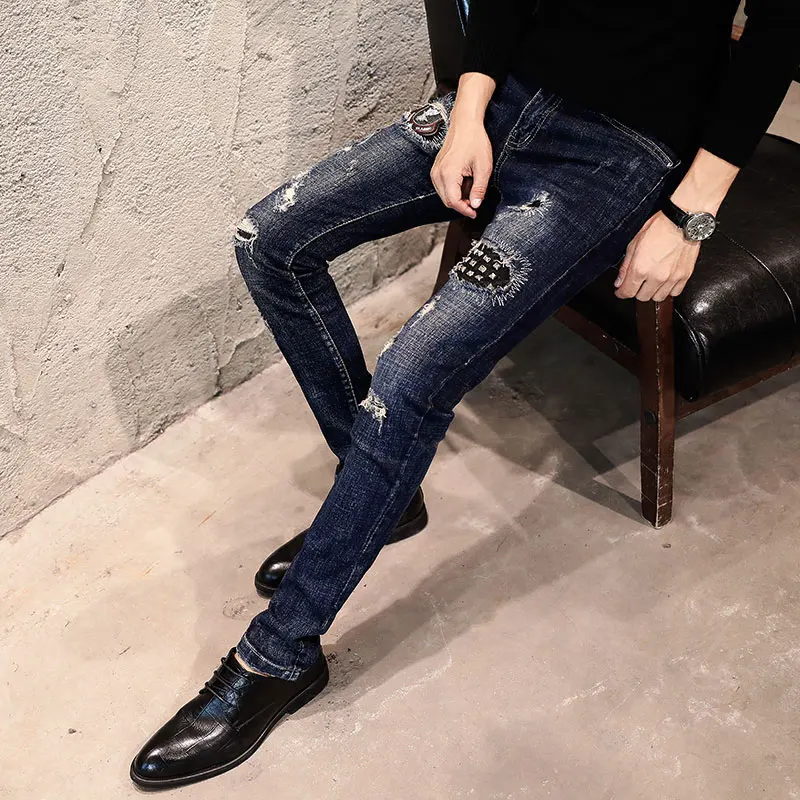 Мужские джинсы с дырками повседневные облегающие вышивкой в Корейском стиле 2019 |