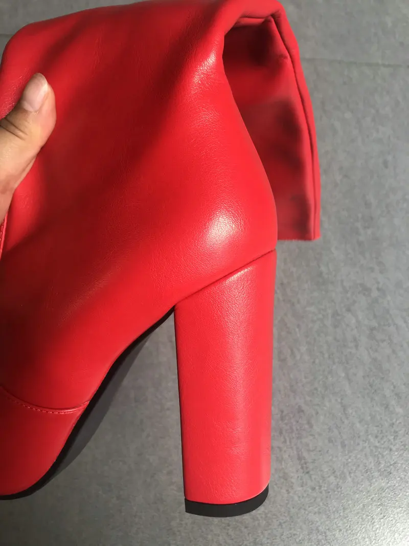 Модные женские сапоги до колена с острым носком на высоком каблуке популярные