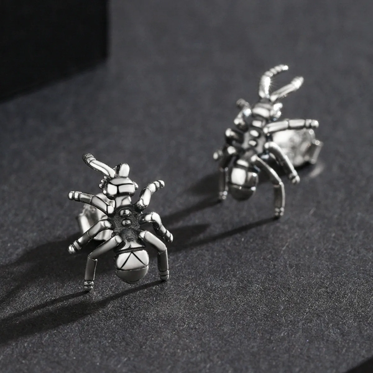 

Creative Funny Insect Ants Stud Earrings for Men Women Party Earrings Jewelry
