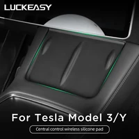 Силиконовая противоскользящая Накладка для Tesla Model 3 Model Y 2021-2022, автомобильная Беспроводная зарядная Накладка для телефона, нескользящий ков...