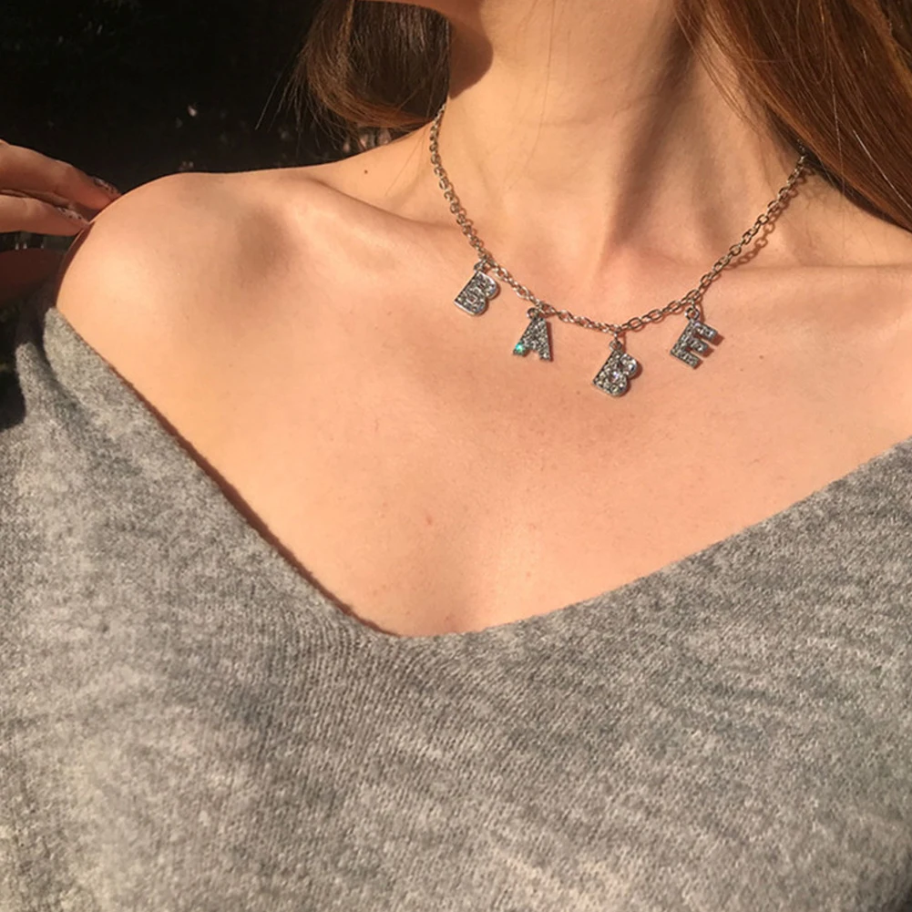 Новый тренд серебряный цвет подвеска с алфавитом забавное массивное ожерелье