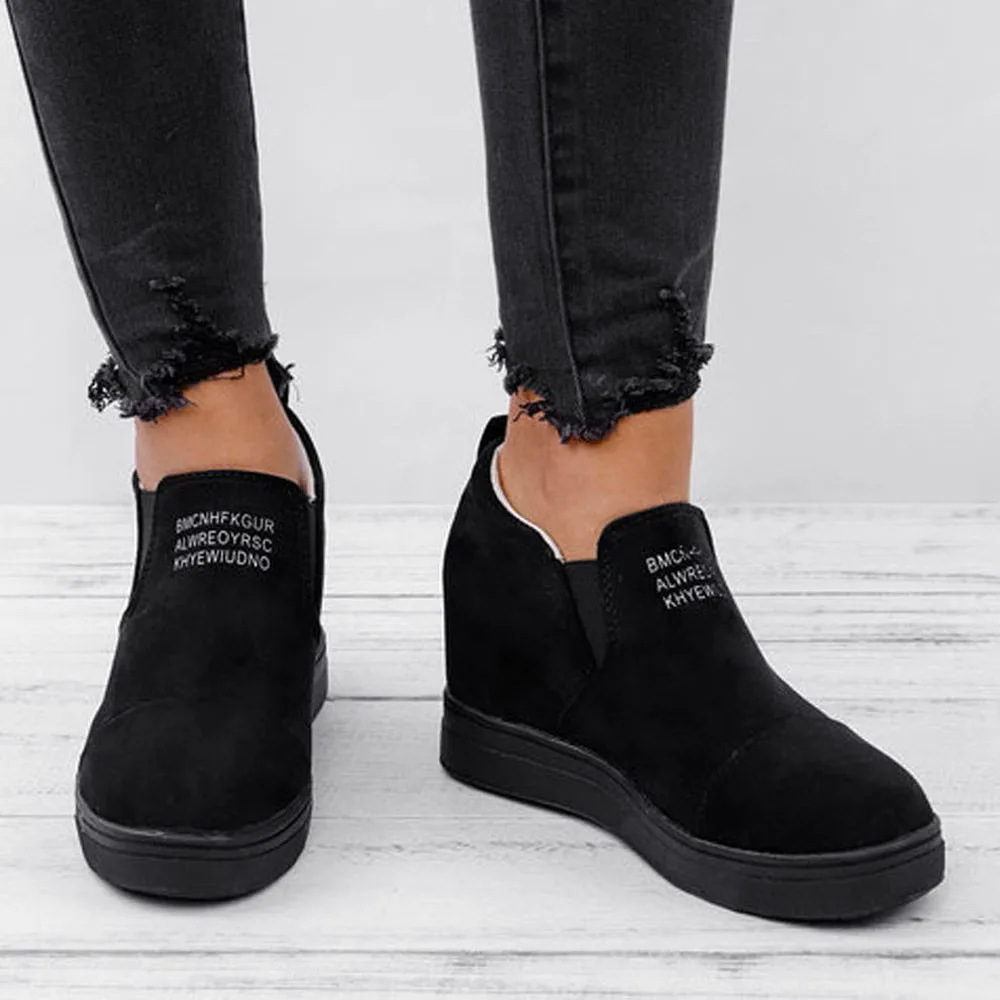 Кроссовки женские на танкетке дышащие замшевые ботильоны без застежки с