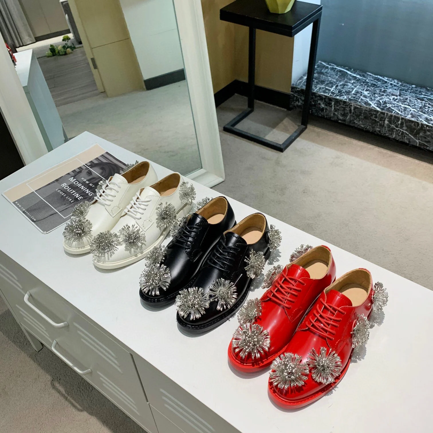 

same shoes 2020 new leather single shoes flower British shoes women's fashion