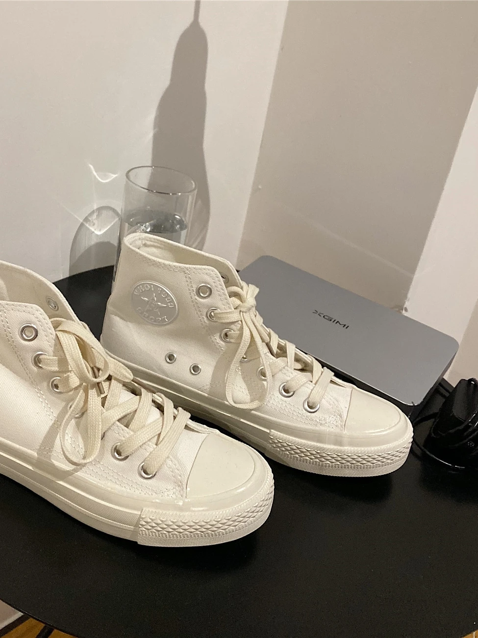 

Women Canvas Shoes Fashion Girls Student Casual Shoes Thick Sole Lace Up Spring Summer White Flats Simple Classic Women Sneakers