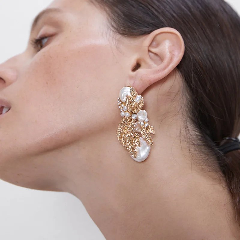 

Newest Gold Leaf Women Drop Earrings for Women Bridal Tear Drop Hanging Earrings Pearls Statement Jewelry Accessories