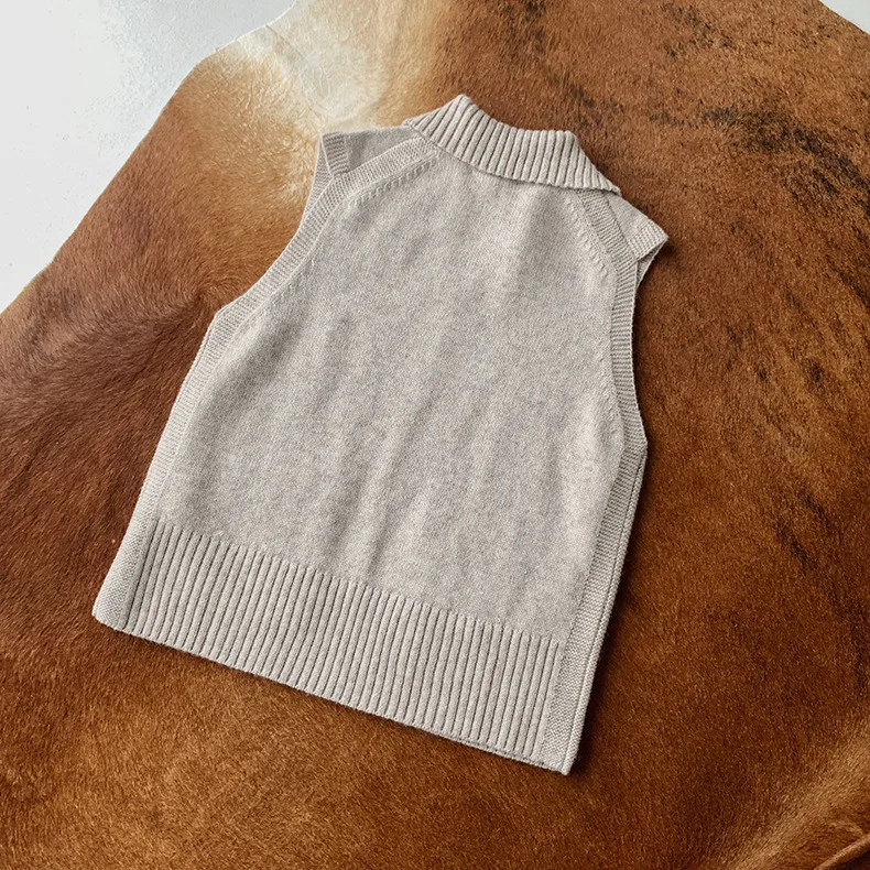 

Knitted Vest Women Solid Color Simple Sleeveless Sweater Pullover with Pockets