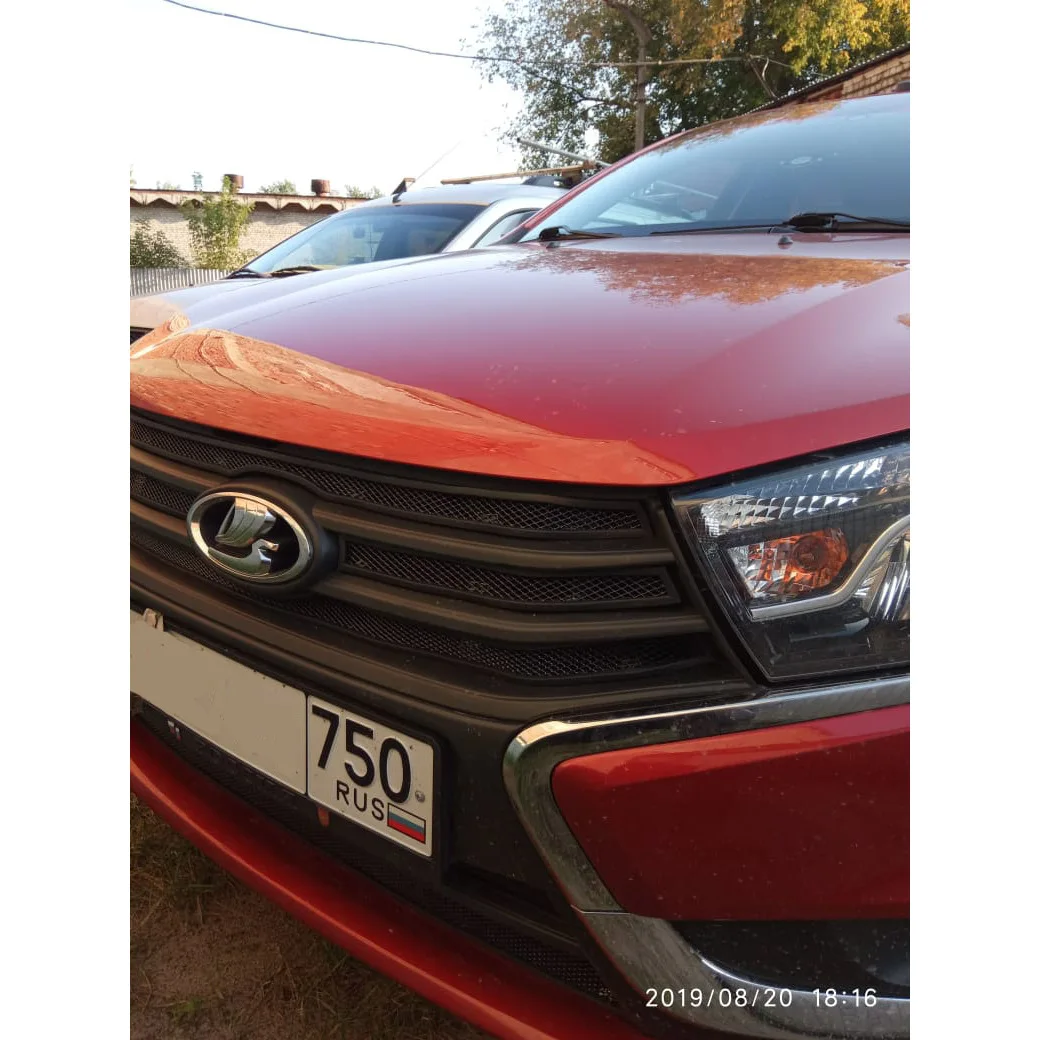 Защитная сетка на решетку радиатора Lada Vesta седан SW верхняя и нижняя защита от
