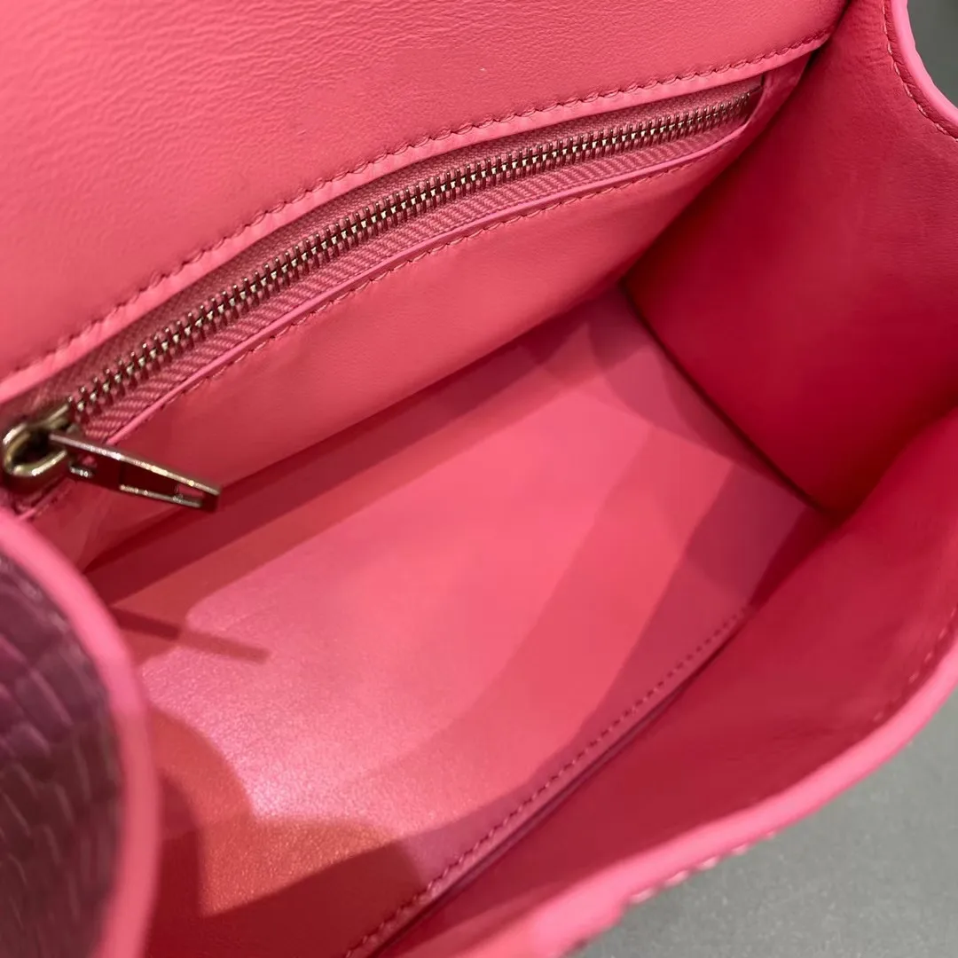 

2021 New Pink Leather Women's Hand-Held Shoulder Bag With Zipper Design Brand Luxury Design Cosmetics Coin Collection Hot Sale