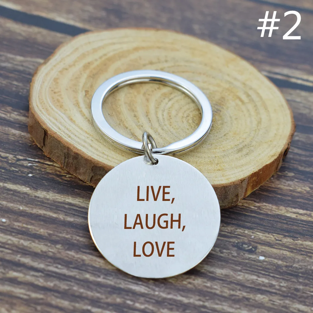 Вдохновляющая цитата брелок никогда не сдавайся с выгравированными буквами