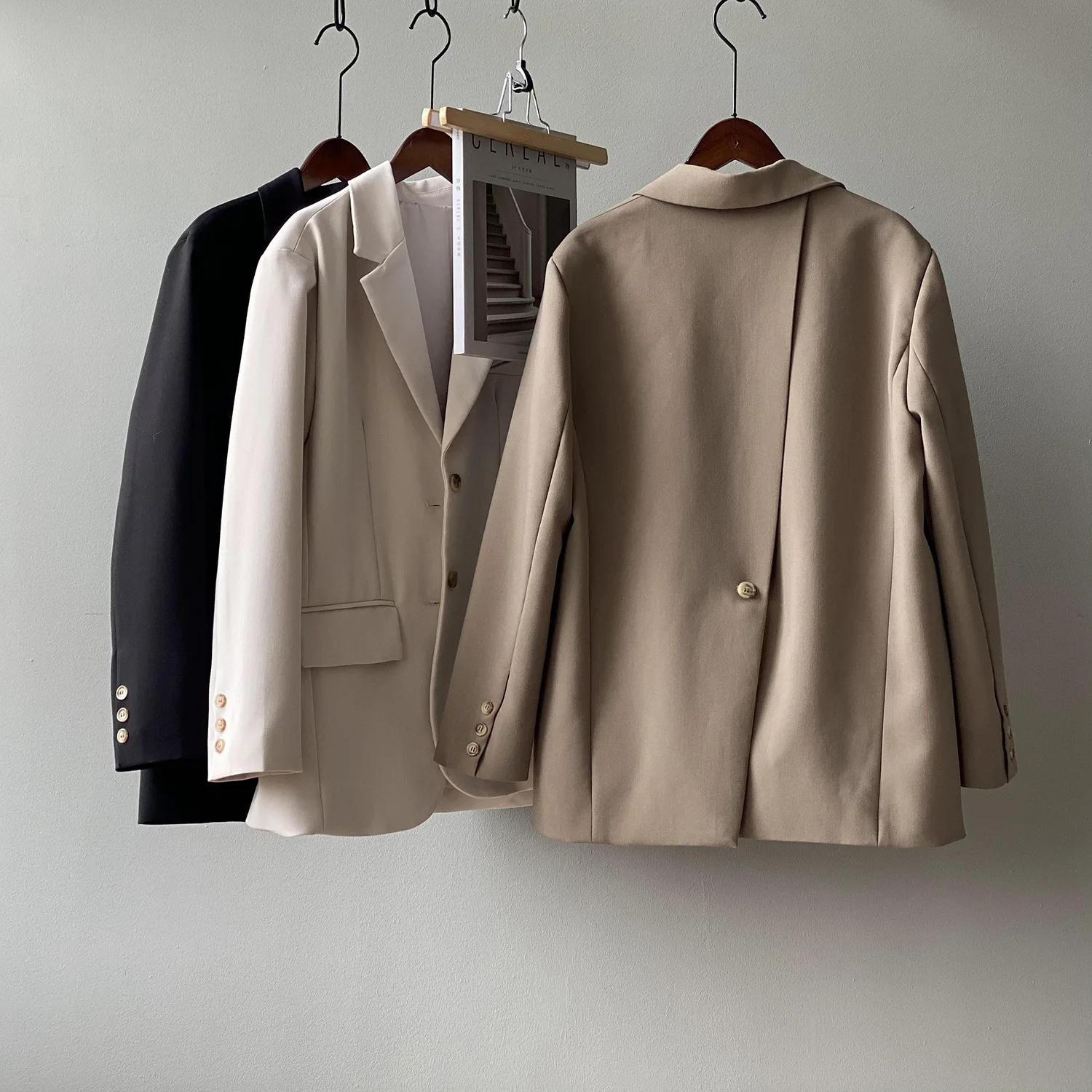 

Vintage Thicken Warm Casual Blazer Women Korean Style Streetwear Back Button Design Solid Cardigan Female Coats 3 Colors