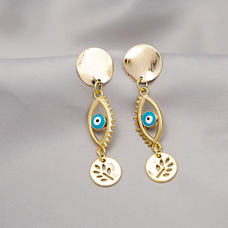 

Vintage Demon Eye Hollow Round Heart Earrings For Women Girls Fashion Design Retro Geometric Stud Ear Jewelry Party Gifts