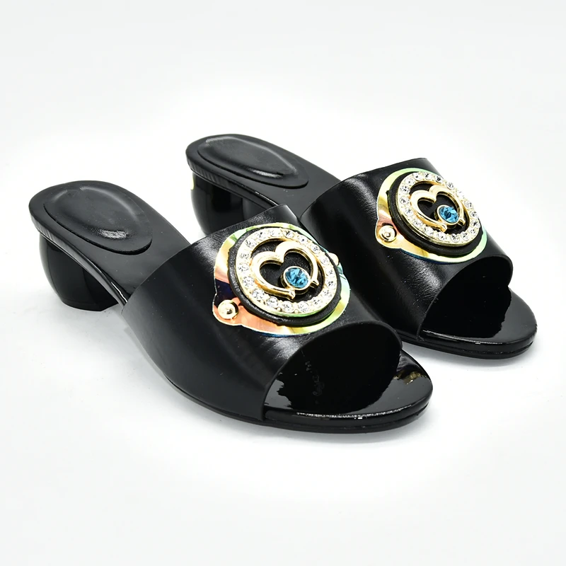 Пикантные туфли-лодочки на платформе Сезон лето Женские пикантные Элегантная