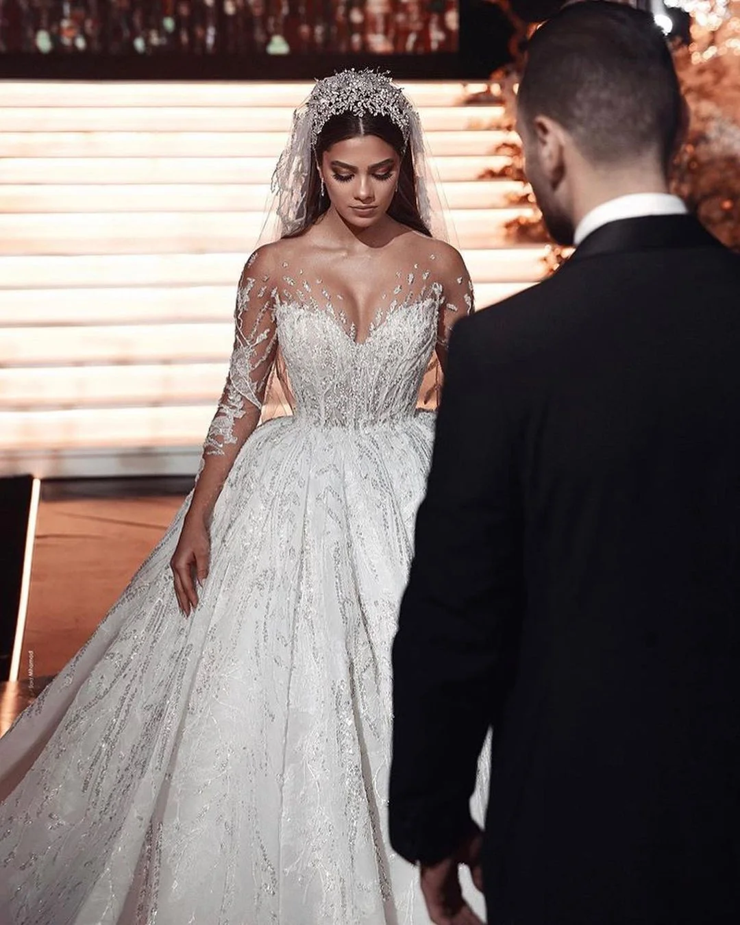 Luxury Wedding Dresses 2021 Sheer Neck Illusion Long Sleeves Sequined Beaded Lace Bridal Gowns Saudi Arabia Vestido De Novia