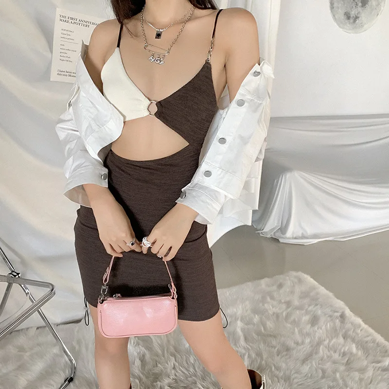 

Женское облегающее мини-платье без рукавов с V-образным вырезом